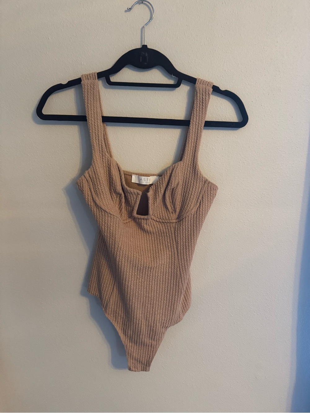 ✨SUMMER SALE ✨ Astr Ribbed Scoop Cutout Bodysuit - Beige